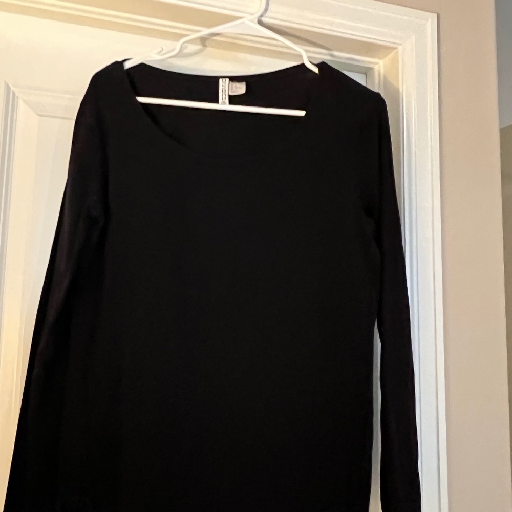 H & M black top